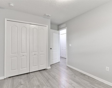 4441 Ashburn Square Drive - Photo Thumbnail 19