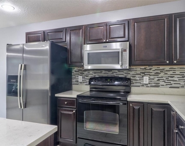4441 Ashburn Square Drive - Photo Thumbnail 5