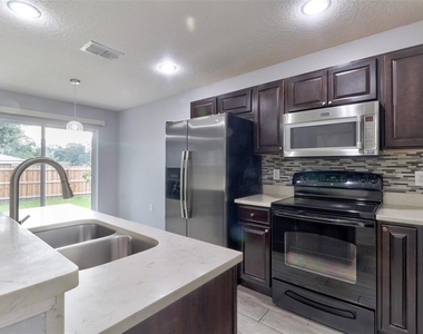 4441 Ashburn Square Drive - Photo Thumbnail 6