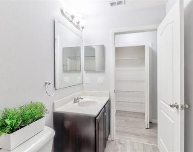 4441 Ashburn Square Drive - Photo Thumbnail 23