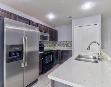 4441 Ashburn Square Drive - Photo Thumbnail 4
