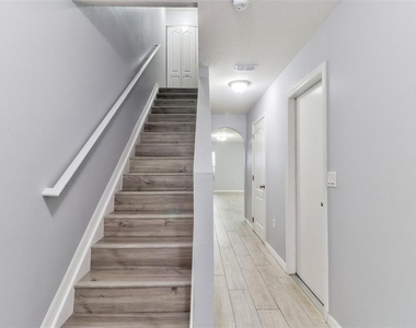 4441 Ashburn Square Drive - Photo Thumbnail 10