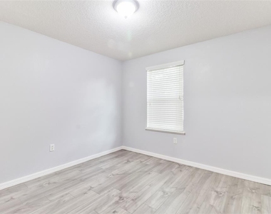 4441 Ashburn Square Drive - Photo Thumbnail 21