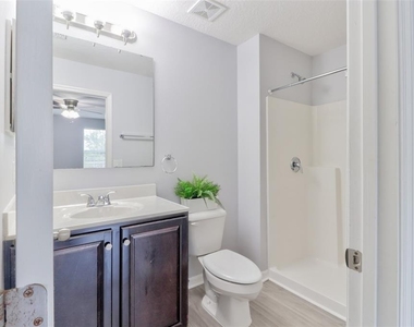 4441 Ashburn Square Drive - Photo Thumbnail 15