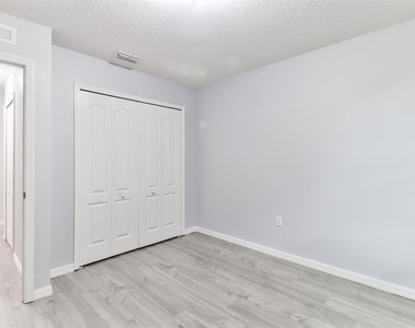 4441 Ashburn Square Drive - Photo Thumbnail 20