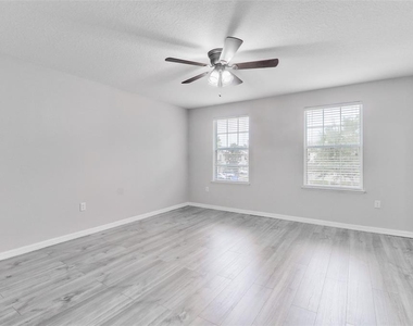 4441 Ashburn Square Drive - Photo Thumbnail 11