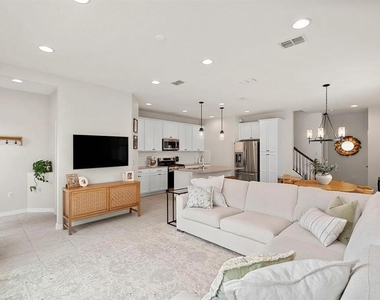 6320 Goldcoast Avenue - Photo Thumbnail 3