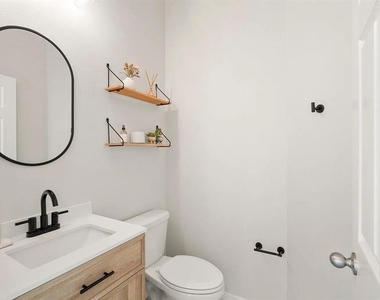 6320 Goldcoast Avenue - Photo Thumbnail 6