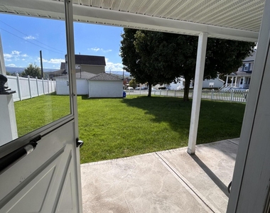 832 Brook Street - Photo Thumbnail 14