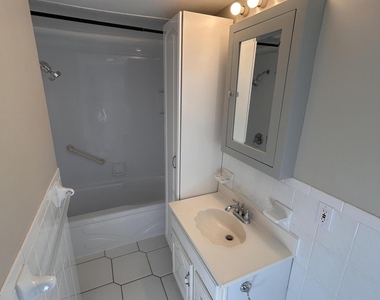 832 Brook Street - Photo Thumbnail 9
