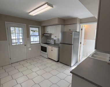 832 Brook Street - Photo Thumbnail 6