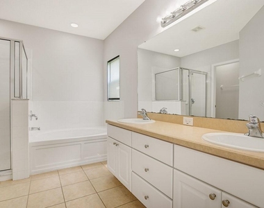 6349 Bridgecrest Drive - Photo Thumbnail 15