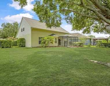 6349 Bridgecrest Drive - Photo Thumbnail 4