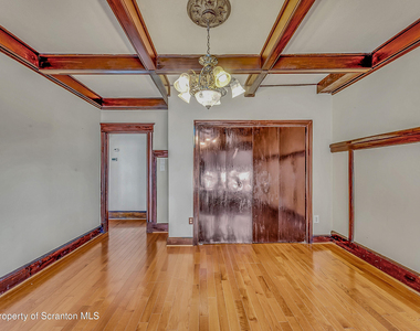 533 S Franklin Street - Photo Thumbnail 4