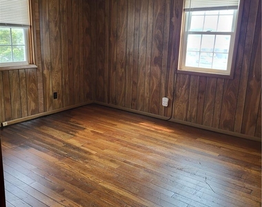 1523 S Jefferson Street - Photo Thumbnail 5