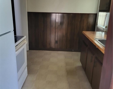 1523 S Jefferson Street - Photo Thumbnail 9