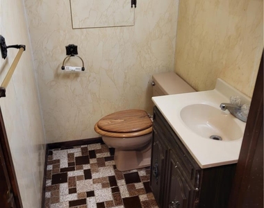 1523 S Jefferson Street - Photo Thumbnail 15