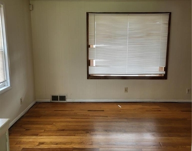 1523 S Jefferson Street - Photo Thumbnail 2