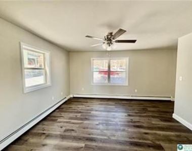 818 William Street - Photo Thumbnail 3