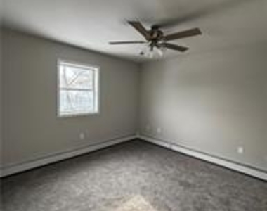 818 William Street - Photo Thumbnail 4