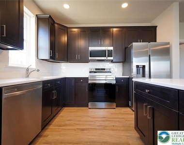 1763 Madison Avenue - Photo Thumbnail 4
