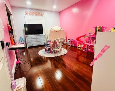 6804 Barry Road - Photo Thumbnail 12