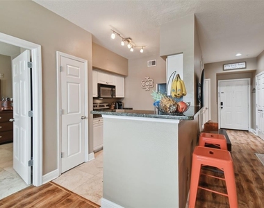 2010 E Palm Avenue - Photo Thumbnail 13