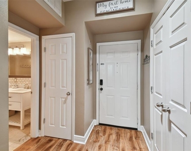 2010 E Palm Avenue - Photo Thumbnail 5