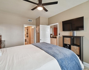 2010 E Palm Avenue - Photo Thumbnail 32