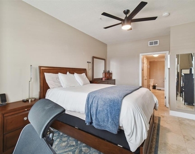 2010 E Palm Avenue - Photo Thumbnail 31