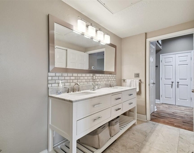 2010 E Palm Avenue - Photo Thumbnail 22