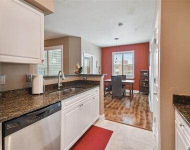 2010 E Palm Avenue - Photo Thumbnail 16