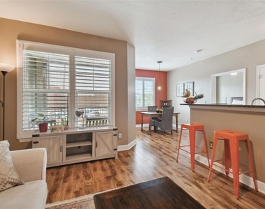 2010 E Palm Avenue - Photo Thumbnail 7