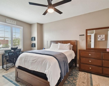 2010 E Palm Avenue - Photo Thumbnail 30