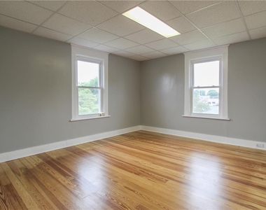 933 Philadelphia Road - Photo Thumbnail 12