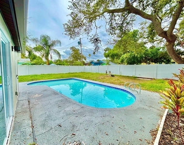 425 Orangewood Drive - Photo Thumbnail 32