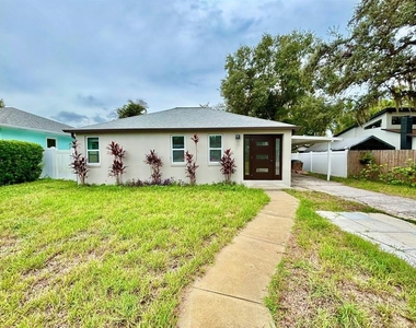 425 Orangewood Drive - Photo Thumbnail 2