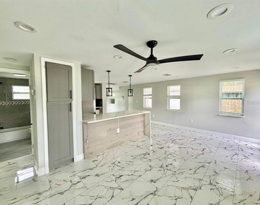425 Orangewood Drive - Photo Thumbnail 6