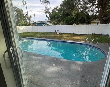 425 Orangewood Drive - Photo Thumbnail 24