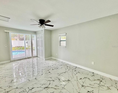 425 Orangewood Drive - Photo Thumbnail 22