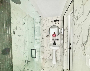 425 Orangewood Drive - Photo Thumbnail 20