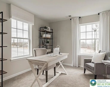 1043 Turnstone Drive - Photo Thumbnail 17