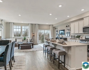1043 Turnstone Drive - Photo Thumbnail 3