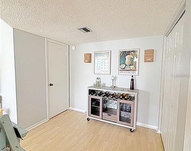 660 Island Way - Photo Thumbnail 20