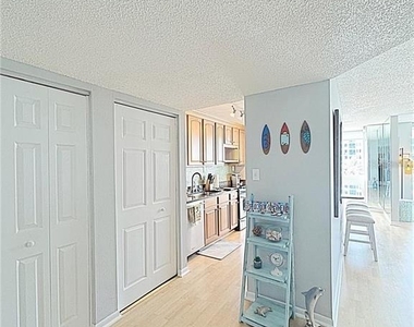 660 Island Way - Photo Thumbnail 15