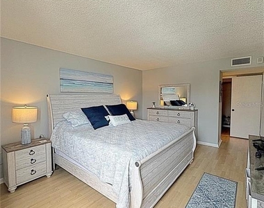 660 Island Way - Photo Thumbnail 30