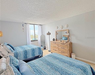 660 Island Way - Photo Thumbnail 27