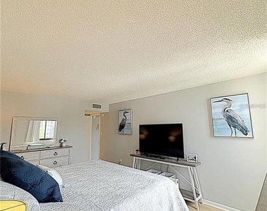 660 Island Way - Photo Thumbnail 17