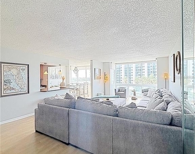 660 Island Way - Photo Thumbnail 14