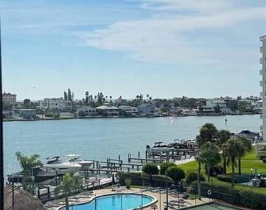 660 Island Way - Photo Thumbnail 37